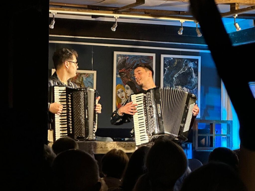 Accordionduo con:trust